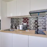 Sweet Apartment In The Heat Of The 15Th