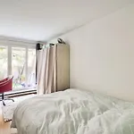 Cosy Apartment For 4 With Terrace