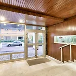 Bright Apartment For 4 With Balcony