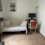 Joli Appartement Devant Le Jardin De Luxembourg