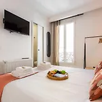 Cosy Bedroom - Javel 13A