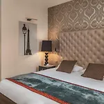 Hotel Le Petit Paris