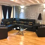 Champs Elysees Apartment 1