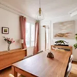 Superbe Appartement A 2 Min A Pied De La Station De Metro