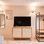Cozy Apartement Heart Of Montmartre & Historic Paris