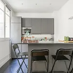 Appartement 80M2 Derriere Avenue Montaigne 8Eme