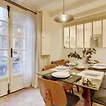 Elegant Apartment In Le Marais