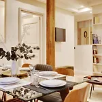 Elegant Apartment In Le Marais