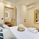 Elegant Apartment In Le Marais
