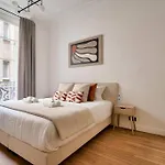 Superbe Haussmannien Aux Prestations Luxueuses