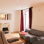 Spacious Apartment Near The Marais