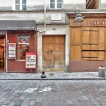 Pleasant Parisian Studio