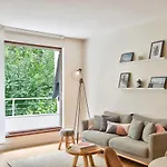 Bright Apartment With Balcony For 2 - Paris 18