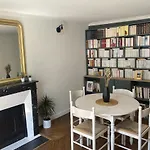 Charming And Elegant Apartment Oberkampf Paris