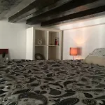 Lovely Studio Center Of Paris