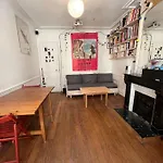 Apartment Near Montmartre
