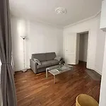 Charmant Appartement Parisien