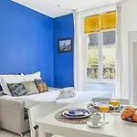 Latin Quarter Studio City Apartment
