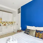 Latin Quarter Studio City Apartment