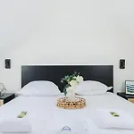 Elegant Apartment - 2Br - 6P - Sentier