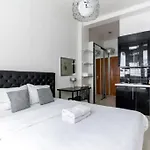 Canal St Martin : Charming Cosy Studio