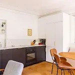 Guestready - Modernity Near Montmartre Cemetery