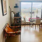Homestay Private Room Only, Spacious Room In A Lovely Central Appartment