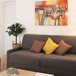 Cozy And Practical Cocoon At The Heart Of Paris
