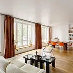 The Marais & Docks View Apartment
