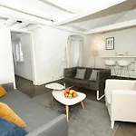 Ile Saint Louis - City Apartment