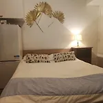 Studio, Place De La Nation, 1Mn A Pied Du Metro 1,2,6,9 Et Rer A