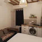 Studio, Place De La Nation, 1Mn A Pied Du Metro 1,2,6,9 Et Rer A