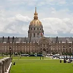 Great Sized Studio Next To Invalides