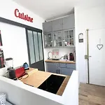 Quiet And Charming Studio For Two In Paris 2Th