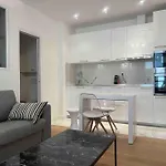 Luxury Appartment, Champs Elysees, Neuf !