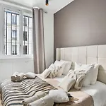 Champs Elysees Luxury 3 Bed Room