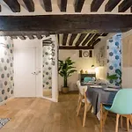 Appartement Chic Avec Patio - 2Br 6P - Le Marais