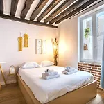 Appartement Chic Avec Patio - 2Br 6P - Le Marais