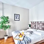 Charming Family Flat Near Montparnasse