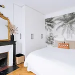 Alluring 1 Bedroom Apartment 5 Min To The Eiffel Tower!