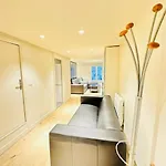 Great Flat In Center Of Paris