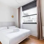 Avenue Montaigne Luxury Apartment 2Br 4P