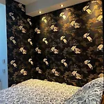 Cosy Renovated 1-Bedroom Etoile