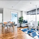 Love Nest Apartment Near Department Stores - 6P