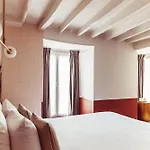 Hotel Panache