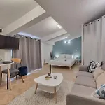 Appartement Renove Proche Arc Triomphe - 2P