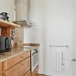 Appartement Au Coeur Du Marais A Paris By Weekome