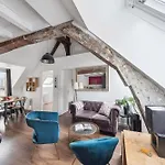 Quarter 2Br Charm
