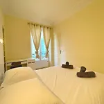 Chambre Lit Double Et Salon Avec Canape-Lit A 10 Minutes Des Champs Elysees