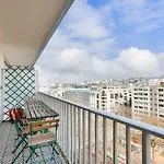 Appartement Avec Balcon Et Parking A 1Min Du Metro